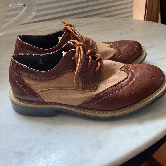 Kenneth Cole Reaction Take Fair wingtips sz 3.5 - Picture 2 of 5